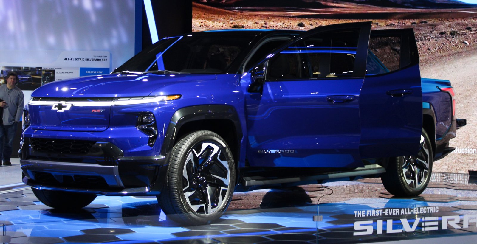 Chevrolet Silverado EV RST