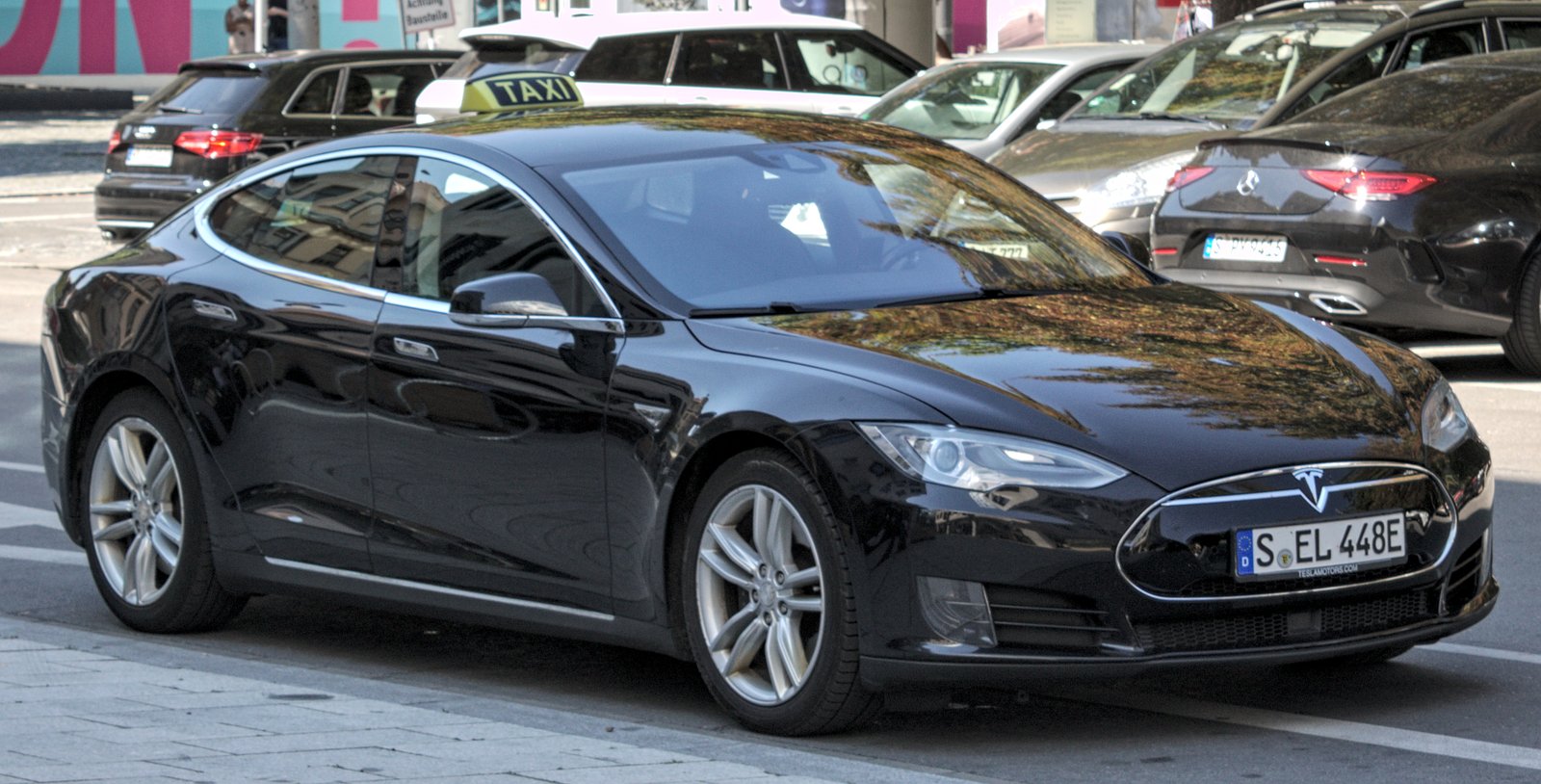 Tesla Model S 85