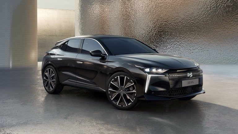 DS Automobiles N°4 E-Tense